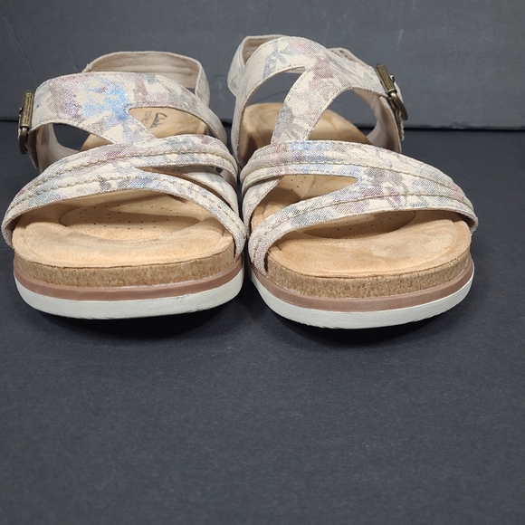 Clark’s Collection Adjustable Sandals Brynn Step SAND FLORAL Women US 9.5W - Picture 5 of 11